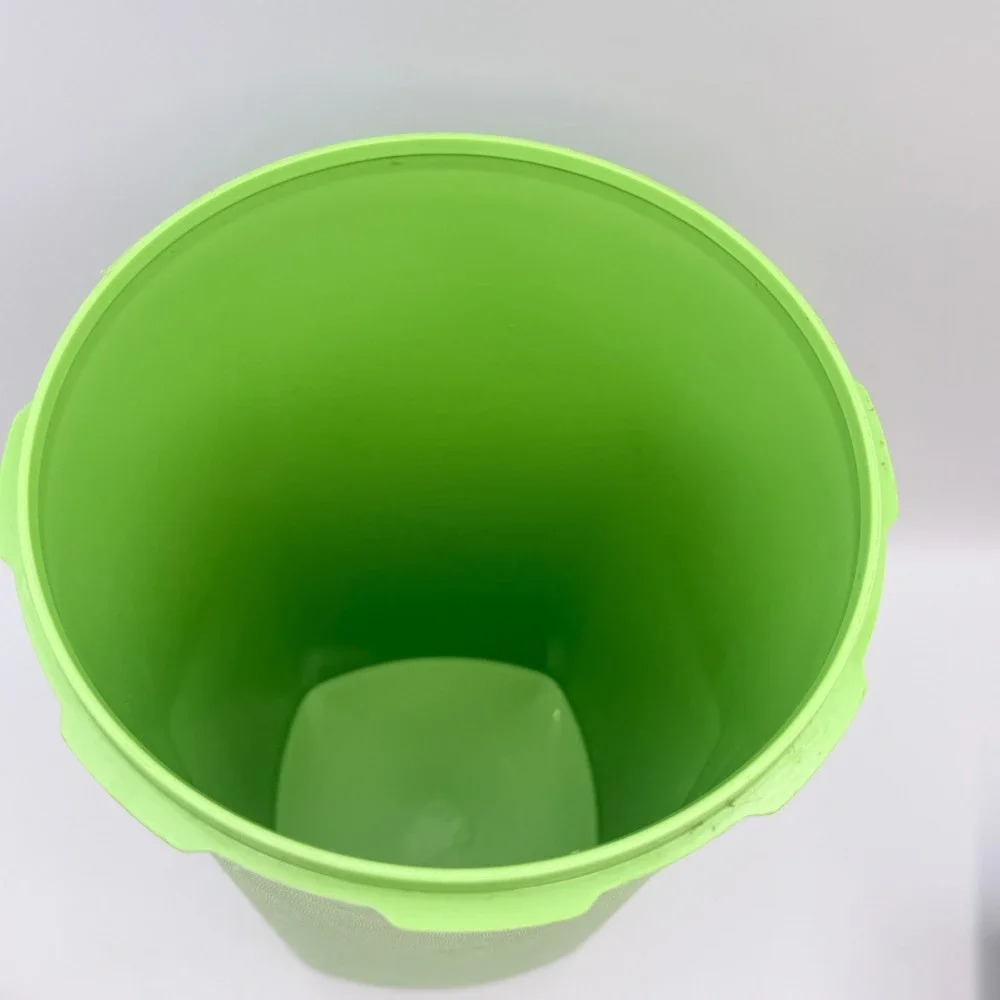 Vintage Tupperware Lime Green Servalier Canister 1222-4 Sunburst Lid 9.25 Inch